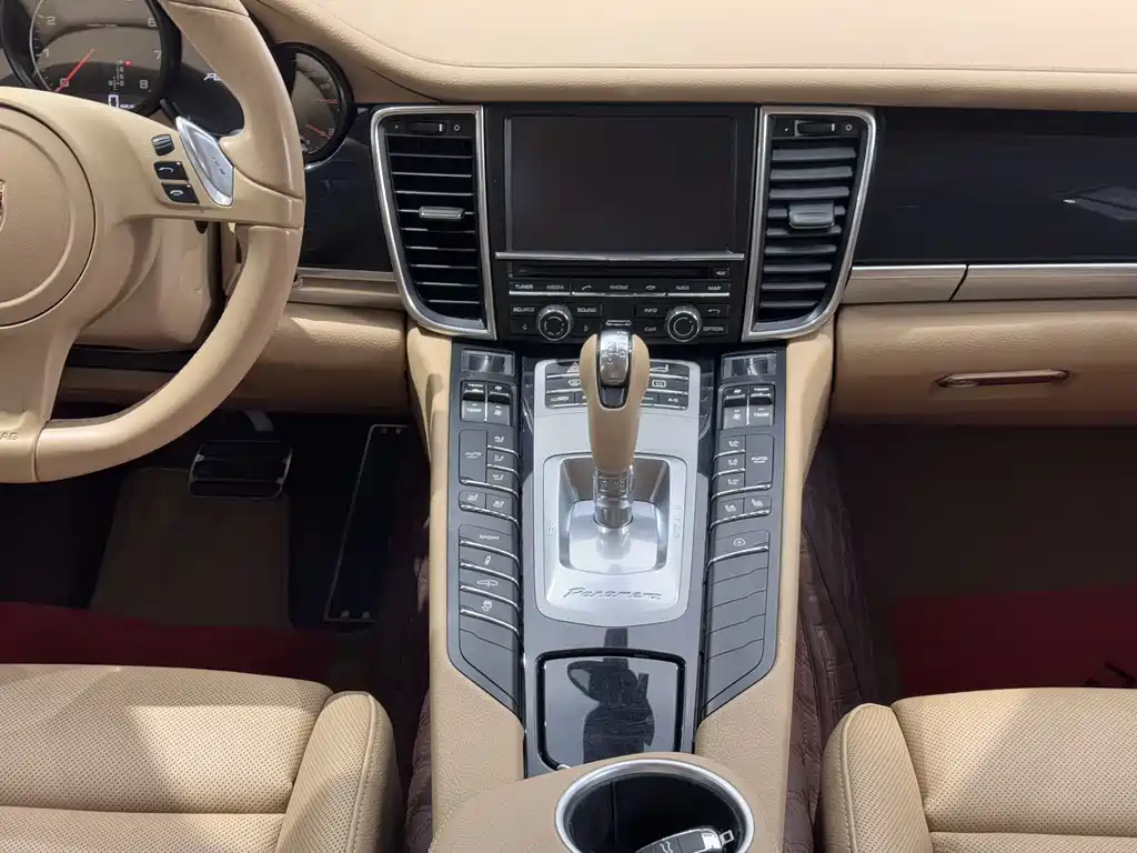 Porsche Panamera 2015 — фото 19