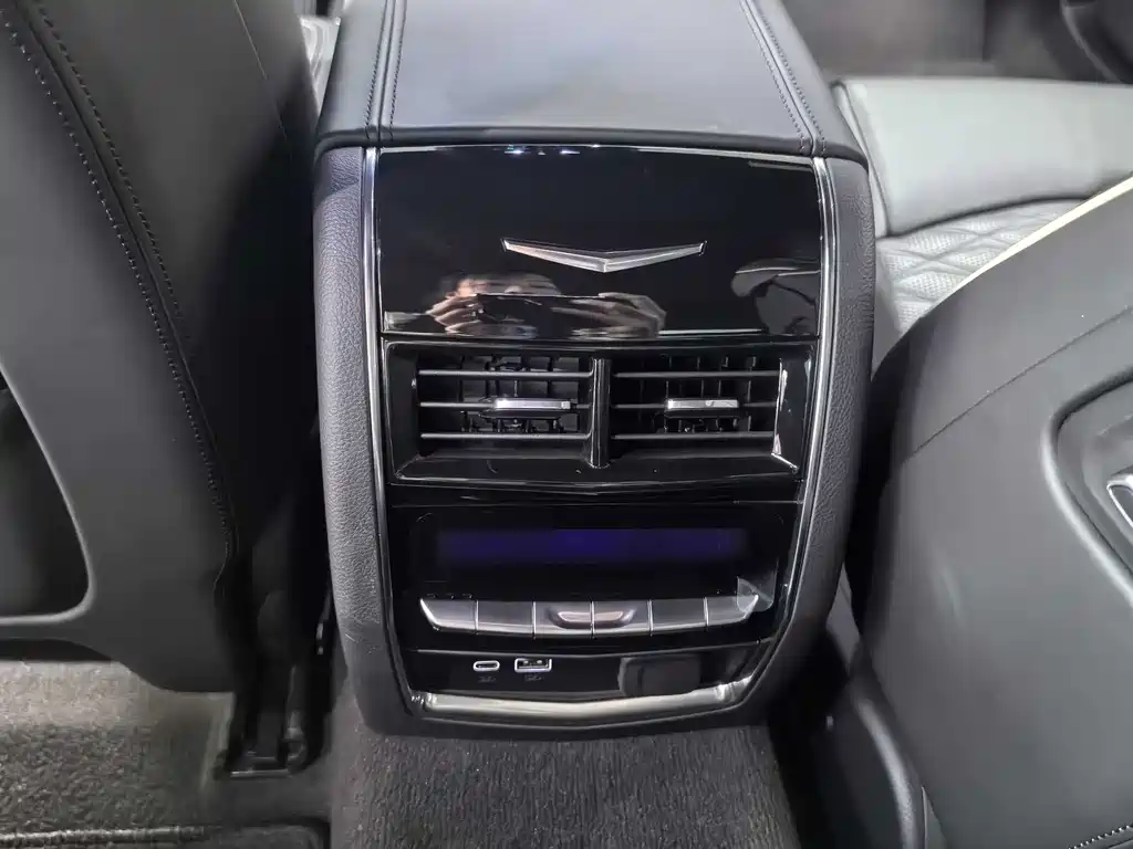 Cadillac CT6 2024 — фото 13