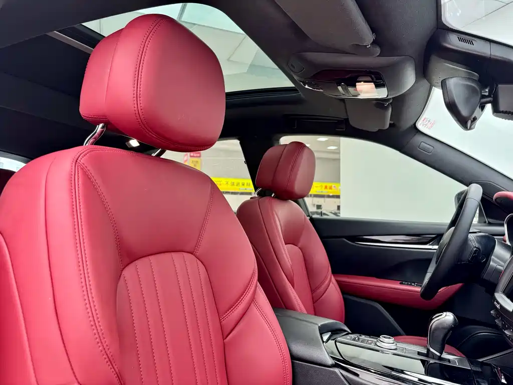 Maserati Levante 2018 — фото 15