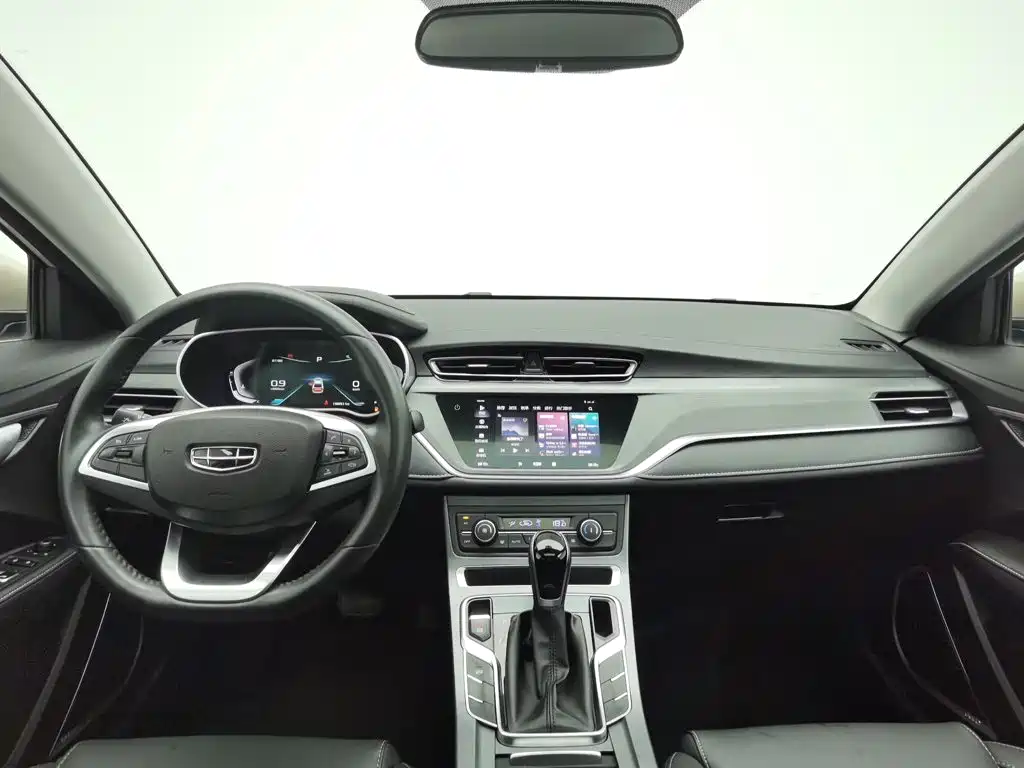 Geely Emgrand 2021