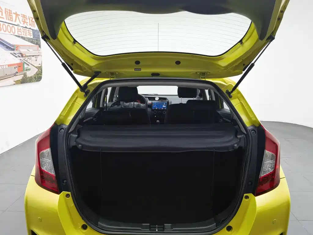 Honda Fit 2015 — фото 16
