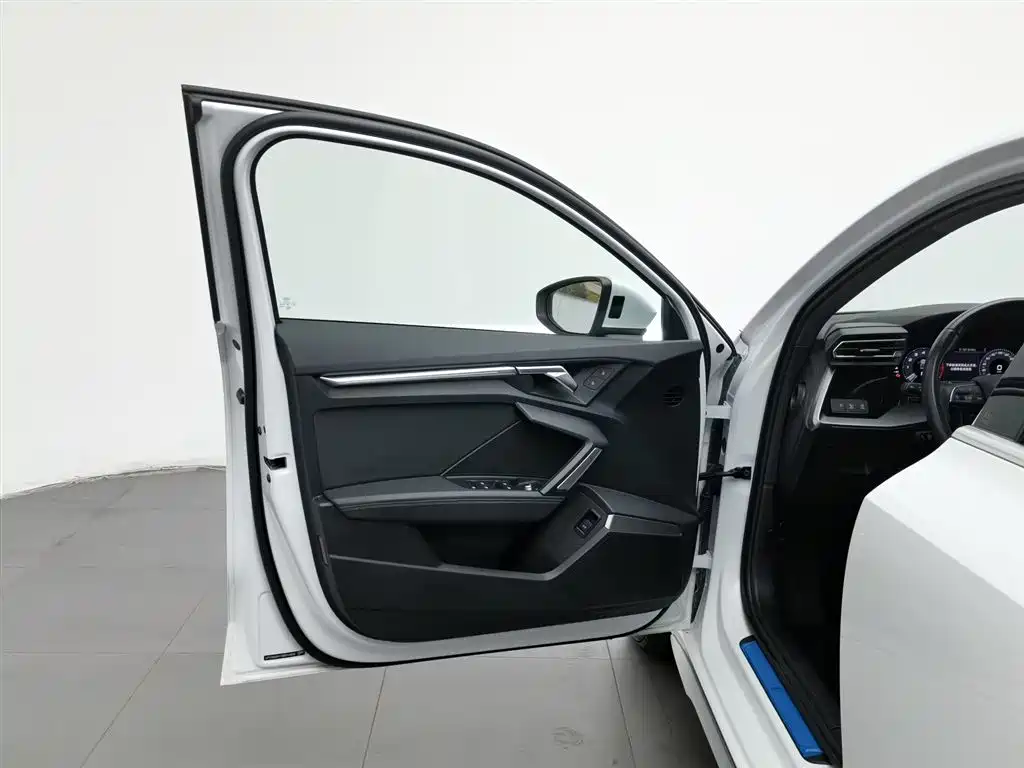Audi A3 2025 — фото 8