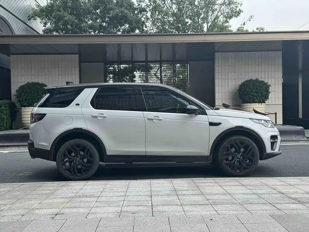 Land Rover Discovery Sport 2018 — фото 11