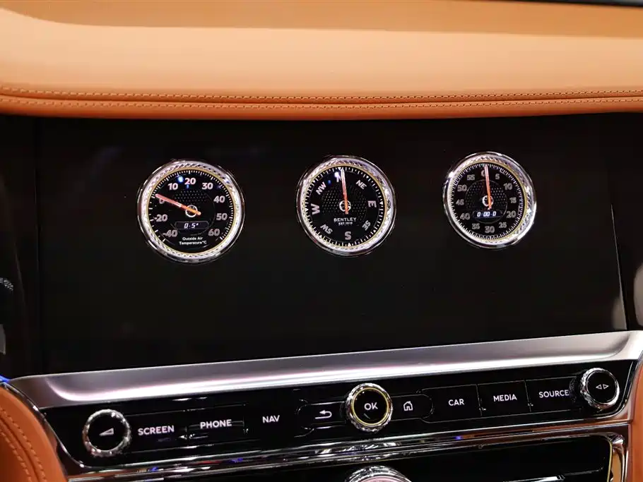 Bentley Flying Spur 2023 — фото 12