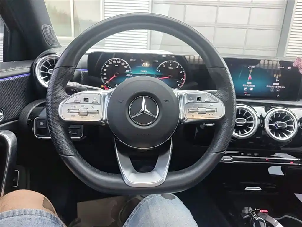Mercedes-Benz A-Class 2021 — фото 11