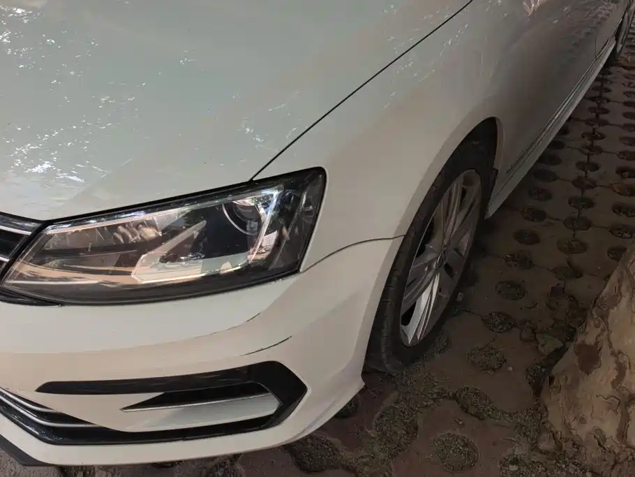 Volkswagen Sagitar 2019