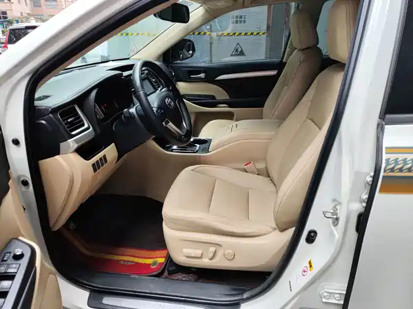 Toyota Highlander 2016