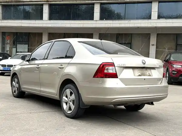 Skoda Rapid 2015