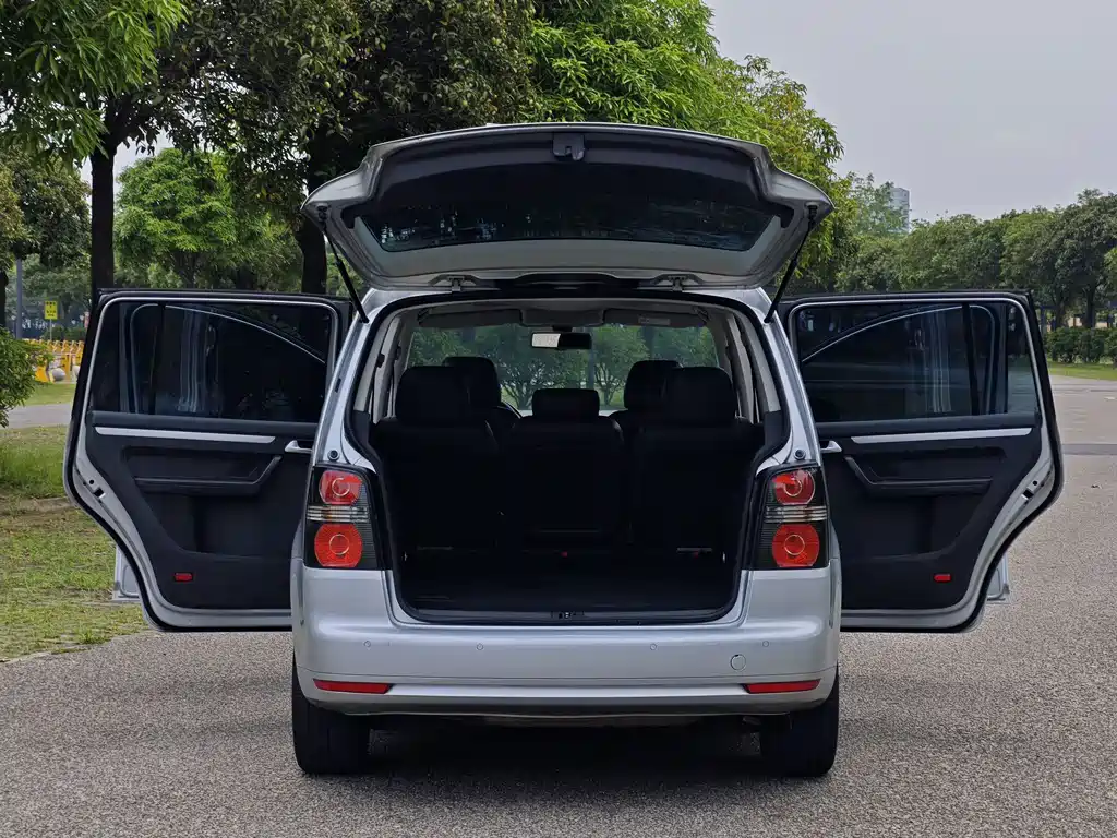 Volkswagen Touran 2016 — фото 12