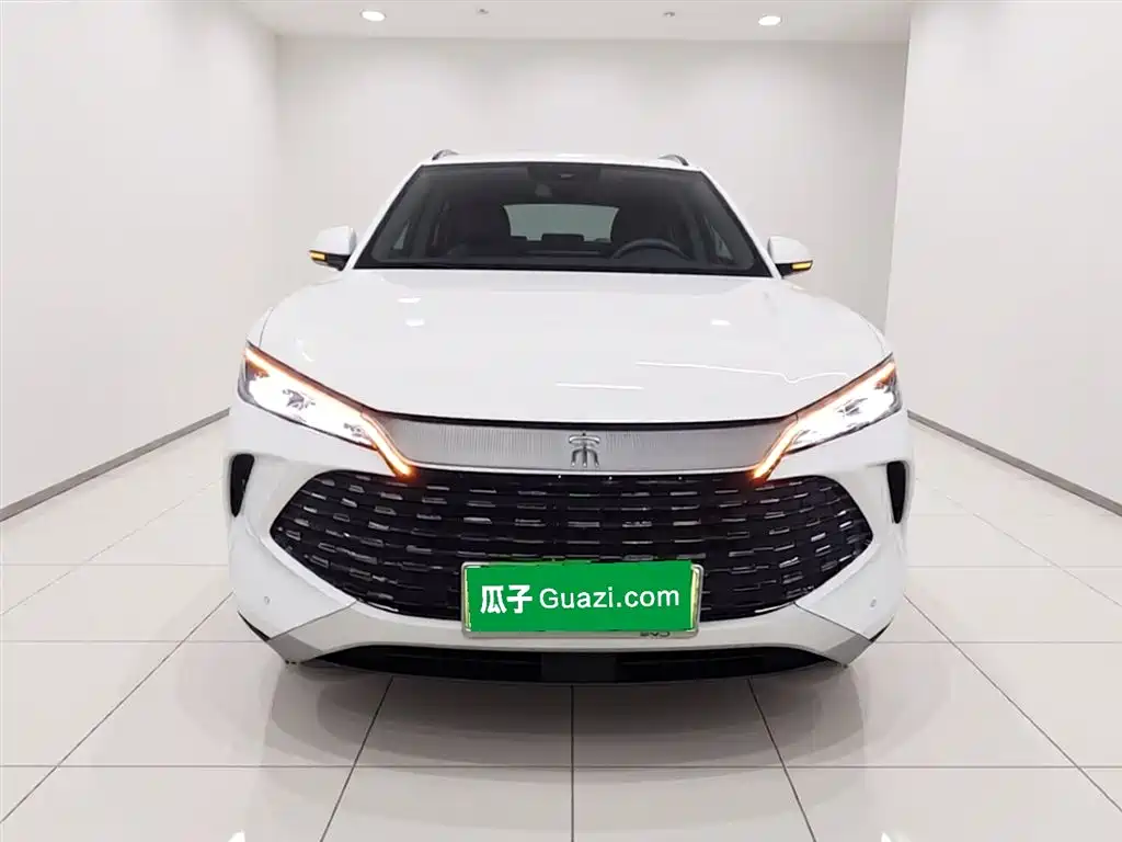 BYD L DM-i 2025 — фото 3