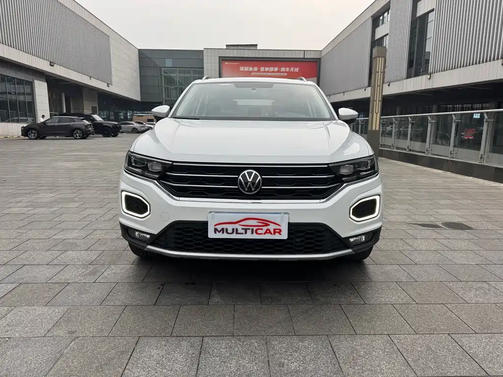 Volkswagen T-Roc 2023 — фото 2