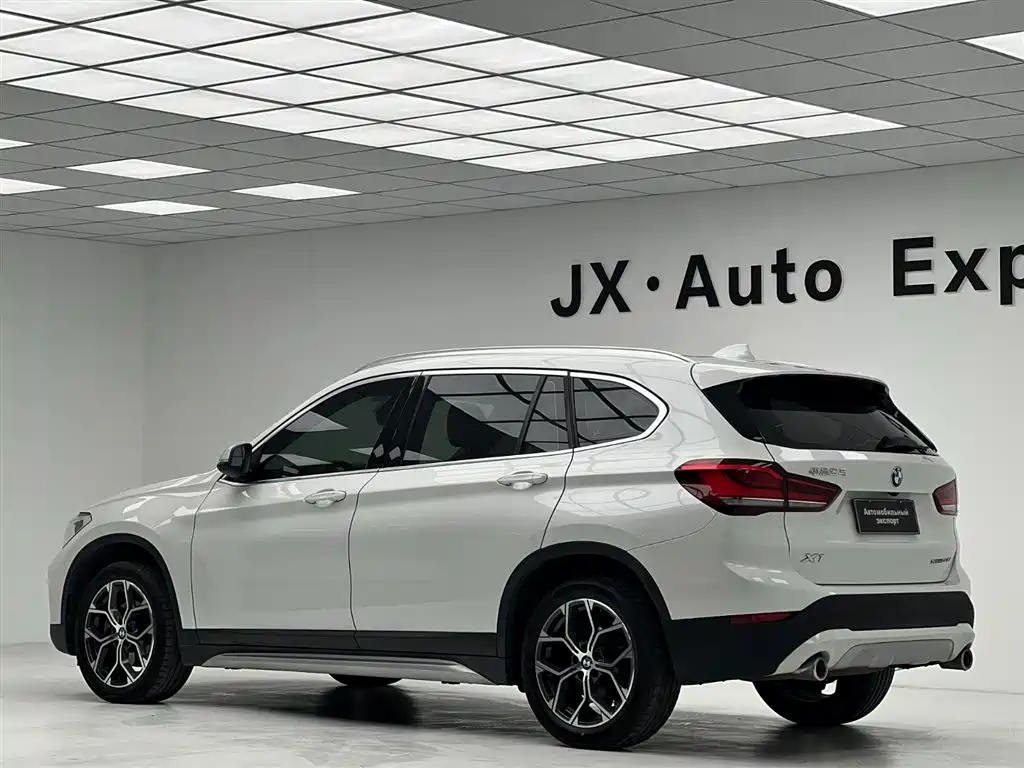 BMW X1 2022 — фото 8