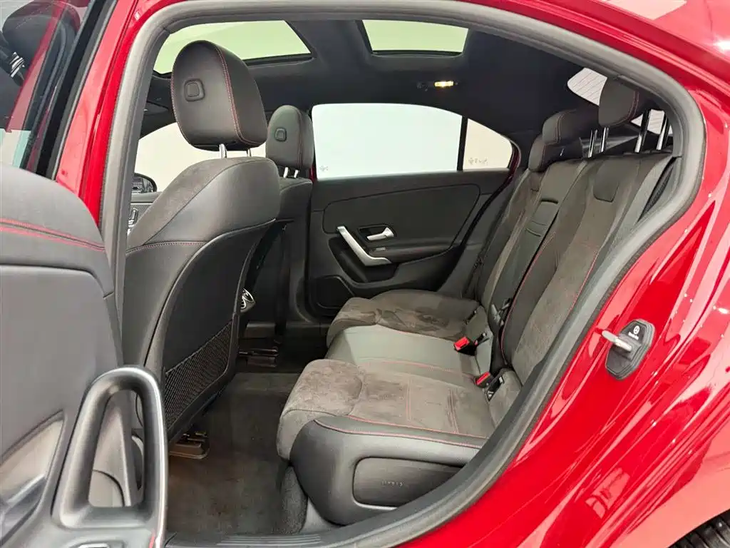 Mercedes-Benz A-Class 2023 — фото 17