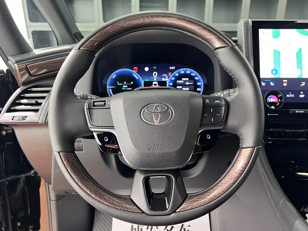 Toyota Alphard 2025 — фото 22