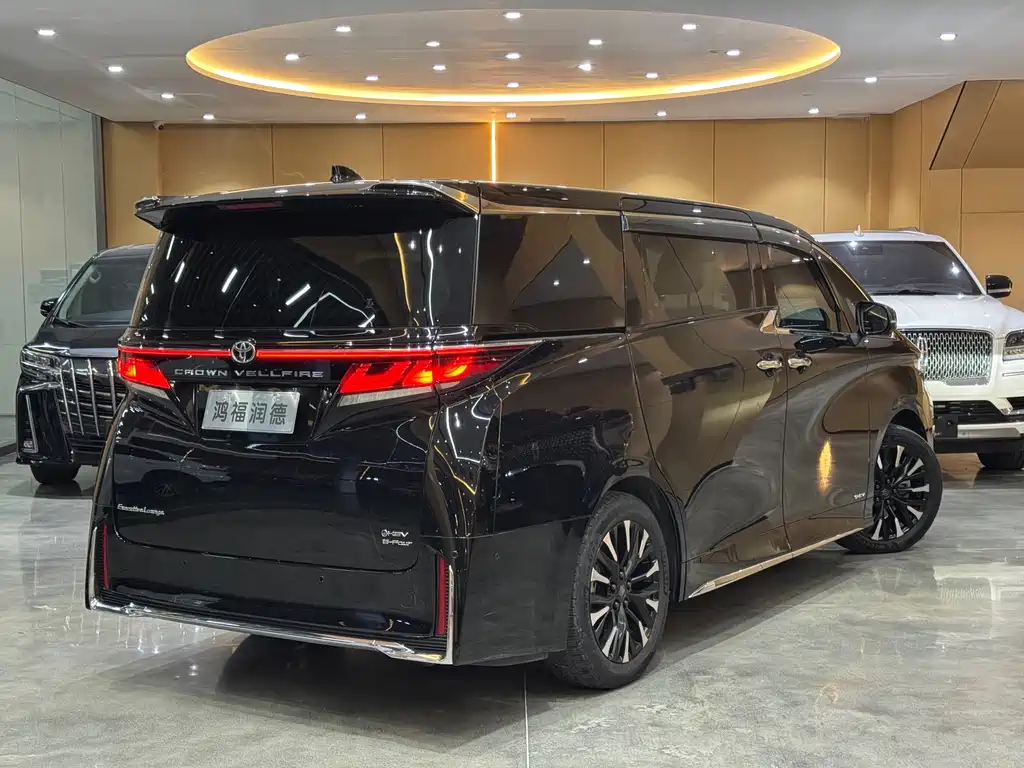 Toyota Vellfire 2023 — фото 10