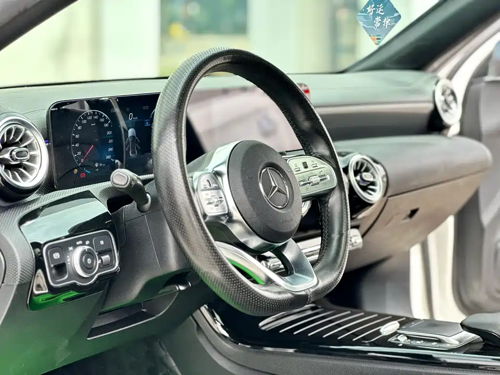 Mercedes-Benz A-Class 2022 — фото 4