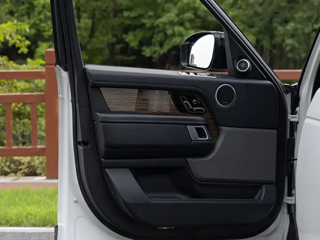 Land Rover Range Rover 2019 — фото 18