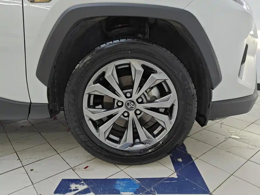 Toyota RAV4 2024