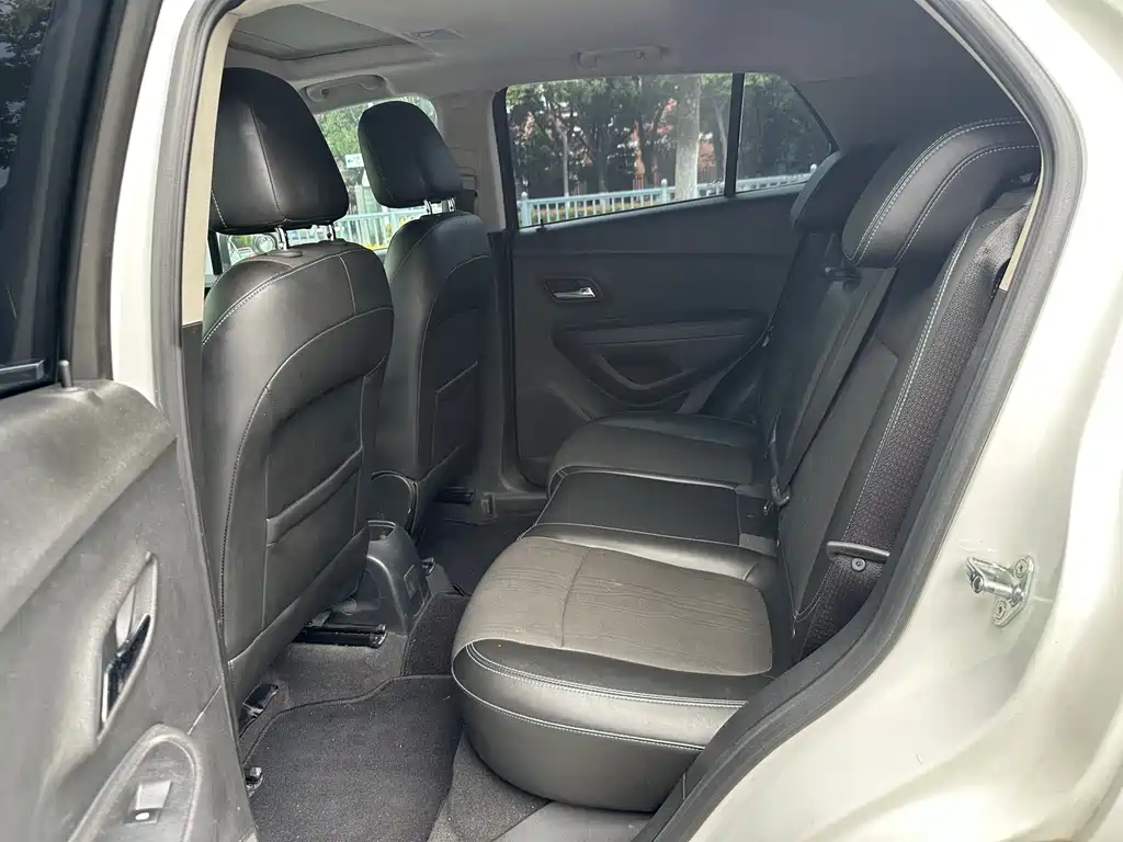 Chevrolet Trax 2015 — фото 12