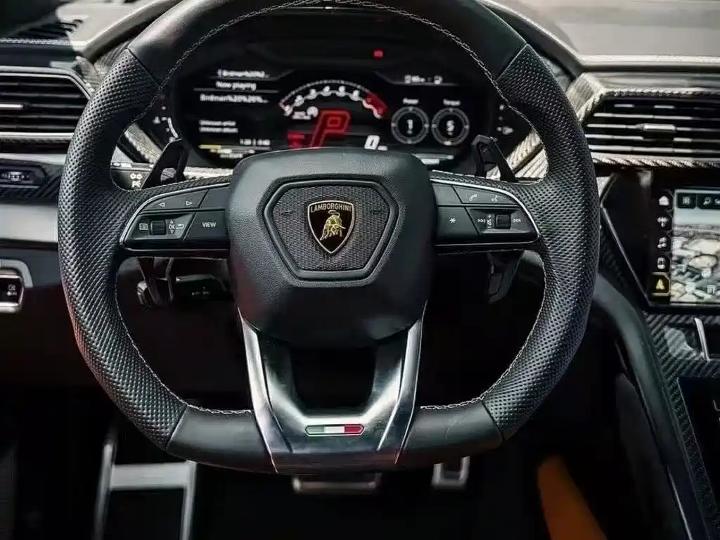 Lamborghini Urus 2023 — фото 4