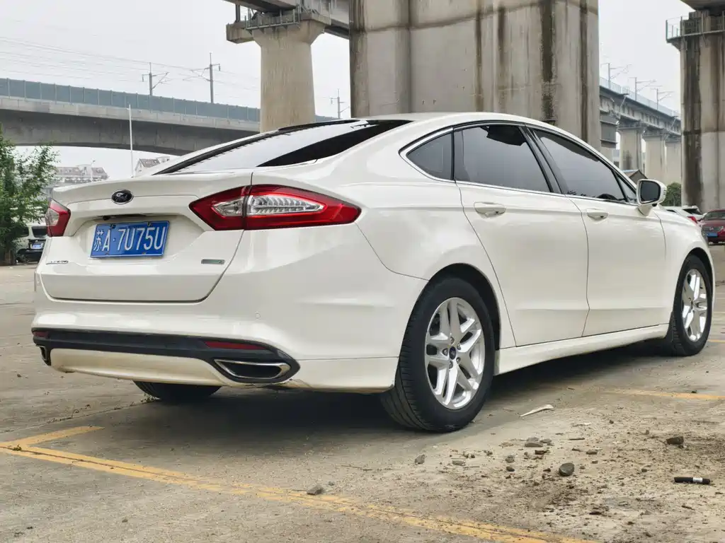 Ford Mondeo 2015 — фото 4