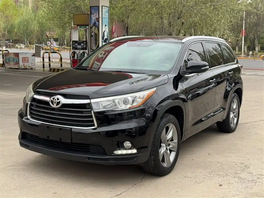 Toyota Highlander 2017 — фото 1
