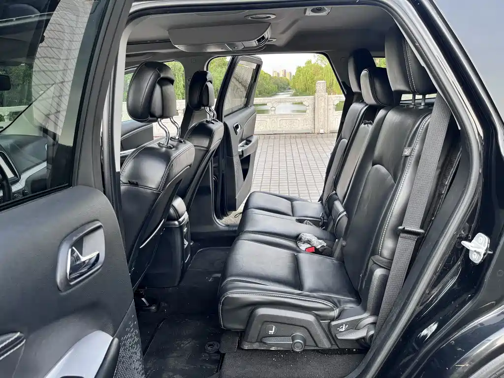 Dodge Journey 2014 — фото 15