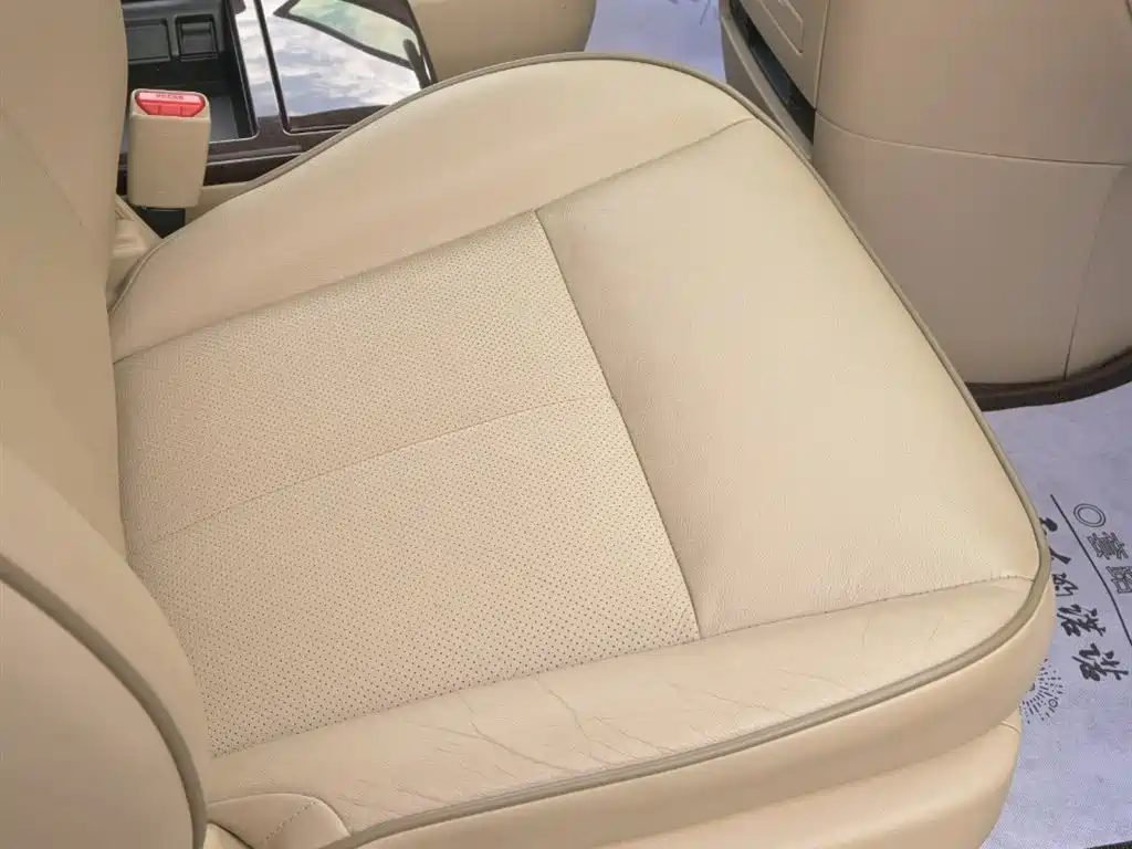 Nissan Quest 2015 — фото 21