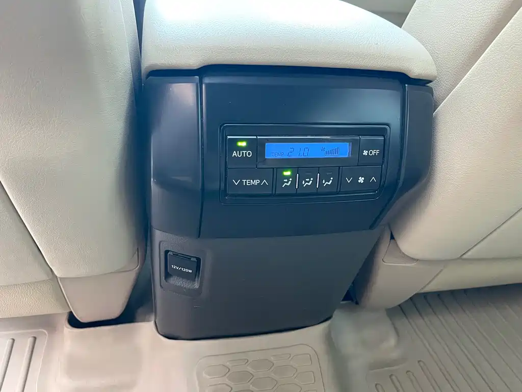 Toyota Prado 2019 — фото 29