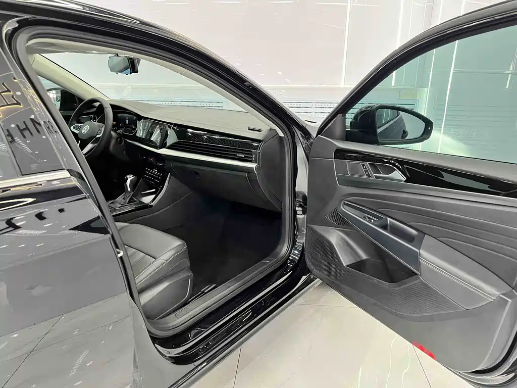 Volkswagen Passat 2023 — фото 18
