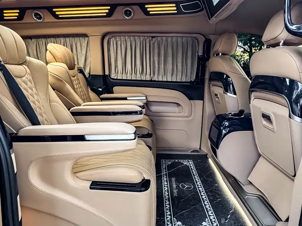Mercedes-Benz Vito 2023 — фото 16