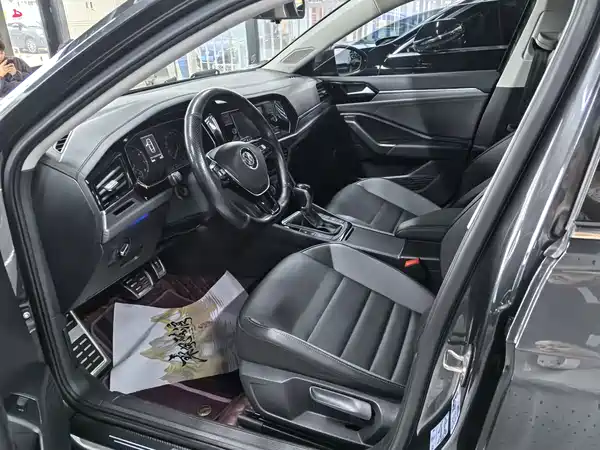 Volkswagen Sagitar 2020