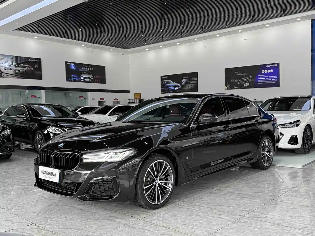 BMW 5 Series 2022 — фото 1