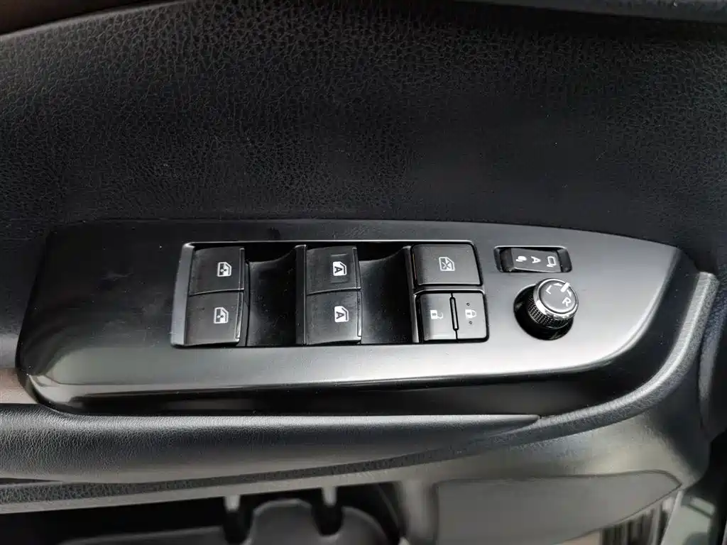 Toyota Highlander 2020 — фото 9