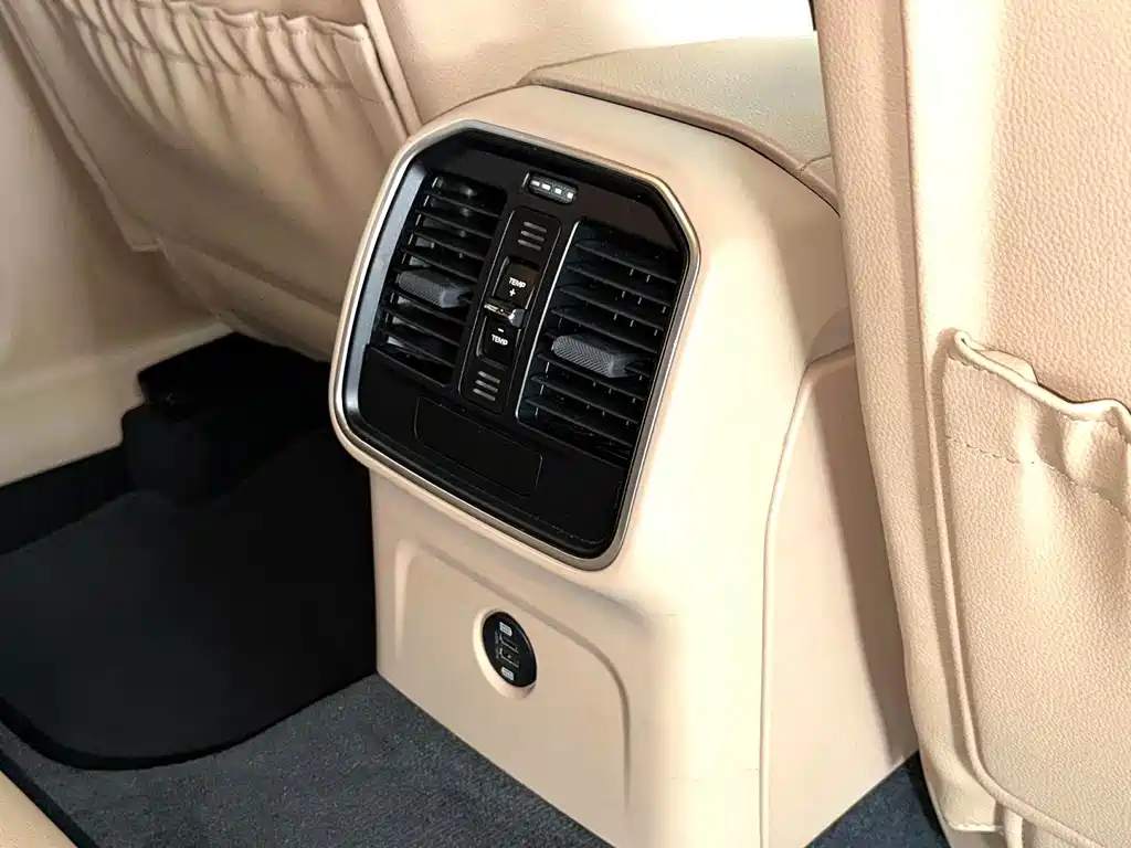 Porsche Macan 2019 — фото 12