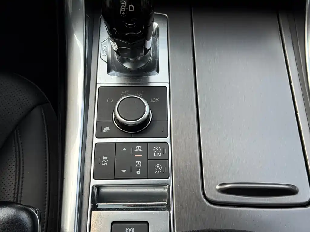Land Rover Sport 2018 — фото 37