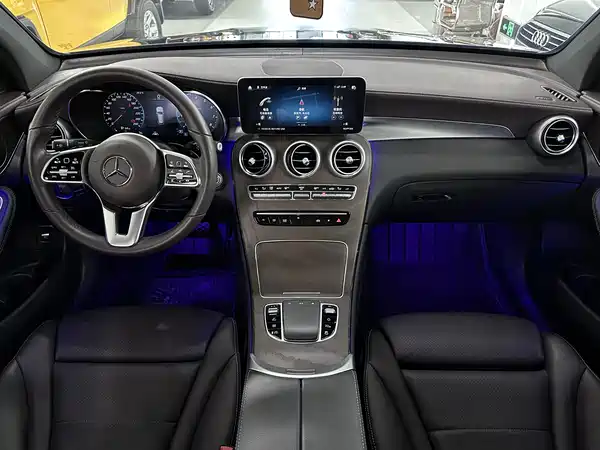 Mercedes-Benz GLC 2023