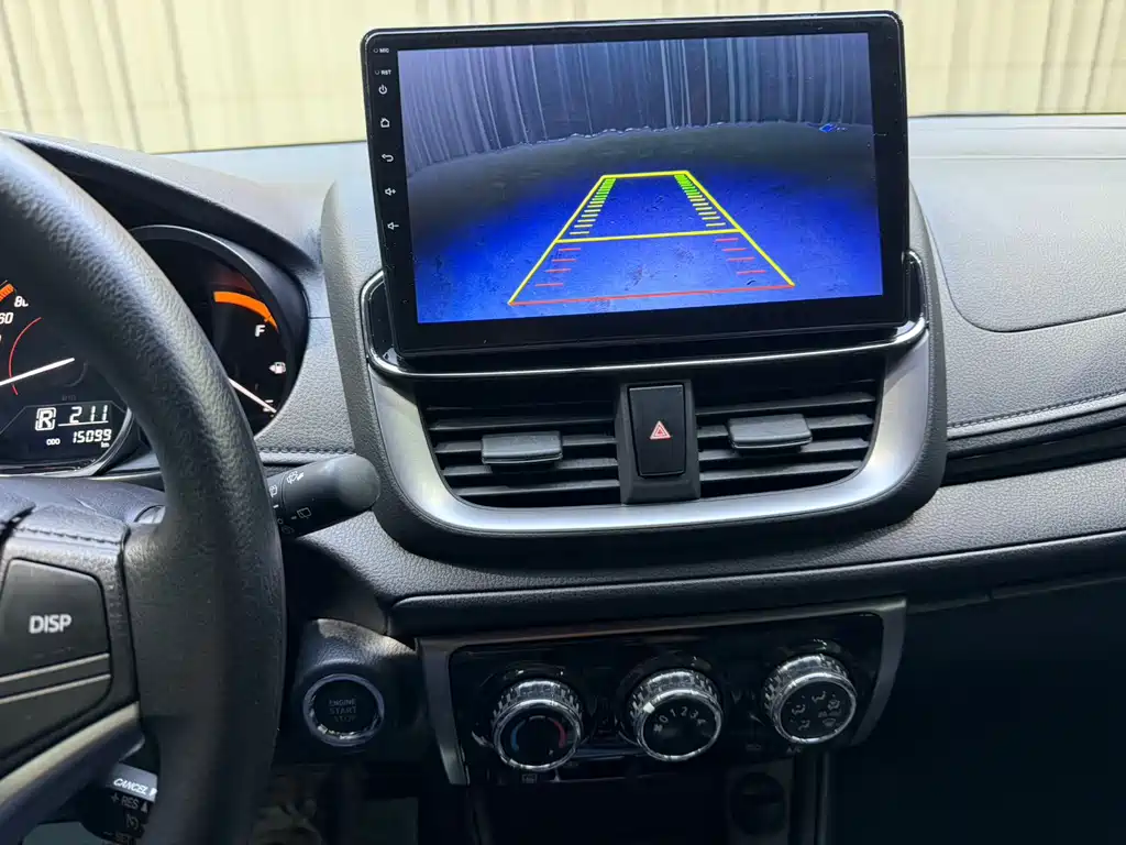 Toyota Yaris L 2022 — фото 15