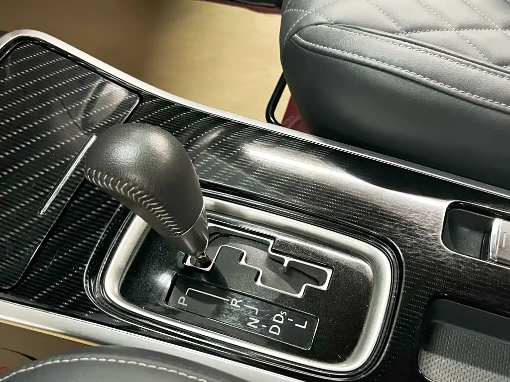 Mitsubishi Outlander 2021 — фото 14