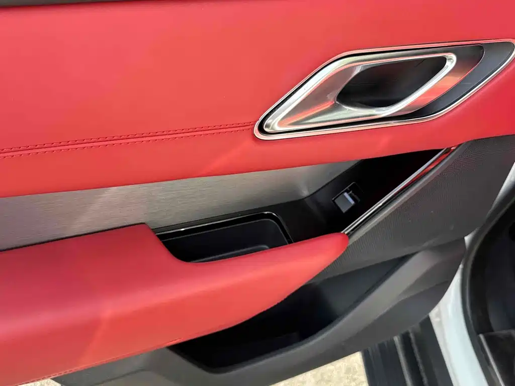 Land Rover Velar 2017 — фото 25