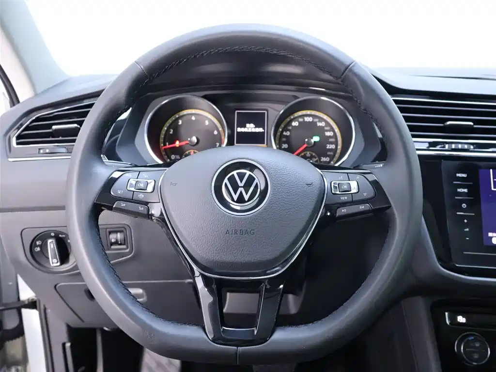 Volkswagen Tiguan L 2021 — фото 16