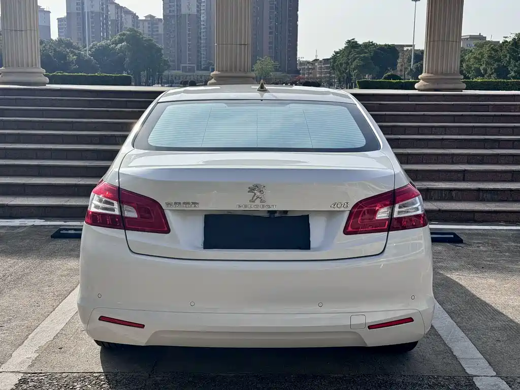 Peugeot 408 2015 — фото 10