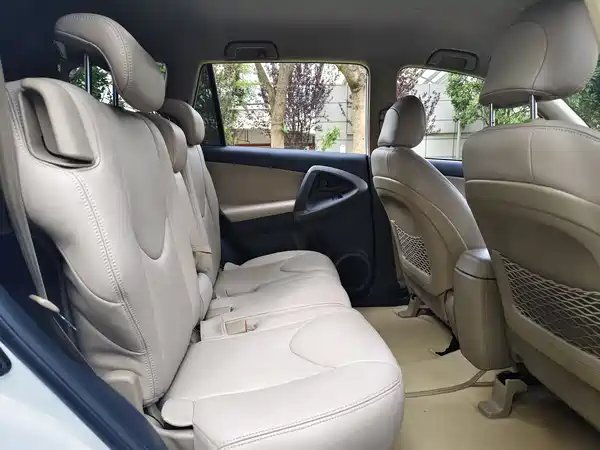 Toyota RAV4 2013
