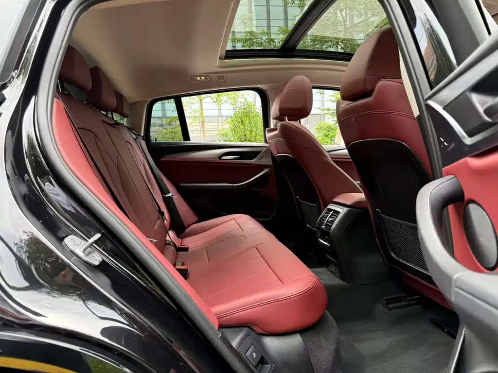 BMW X4 2022 — фото 17