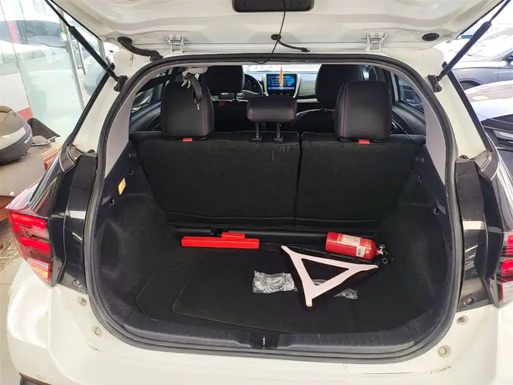 Toyota Yaris L 2020 — фото 19