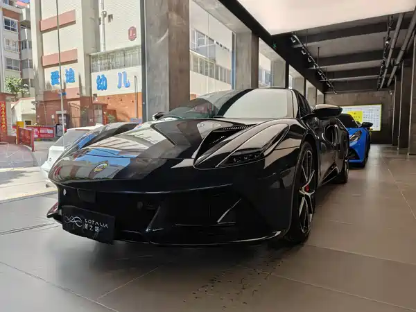 Lotus EMIRA 2021