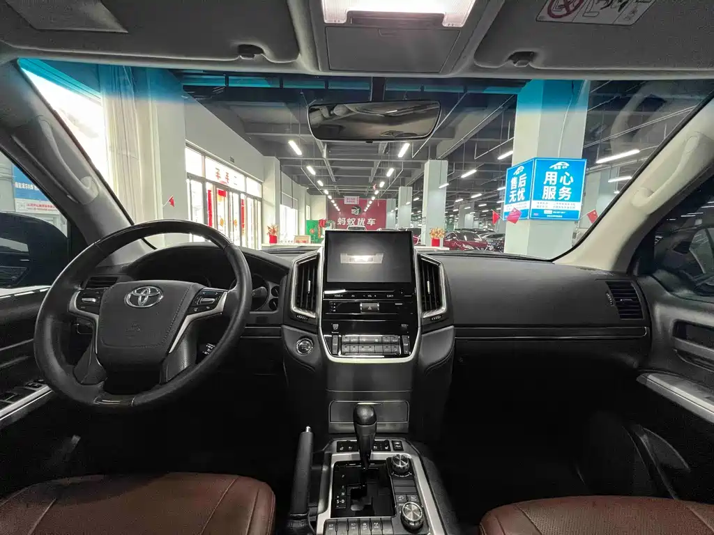 Toyota Land Cruiser 2019 — фото 13
