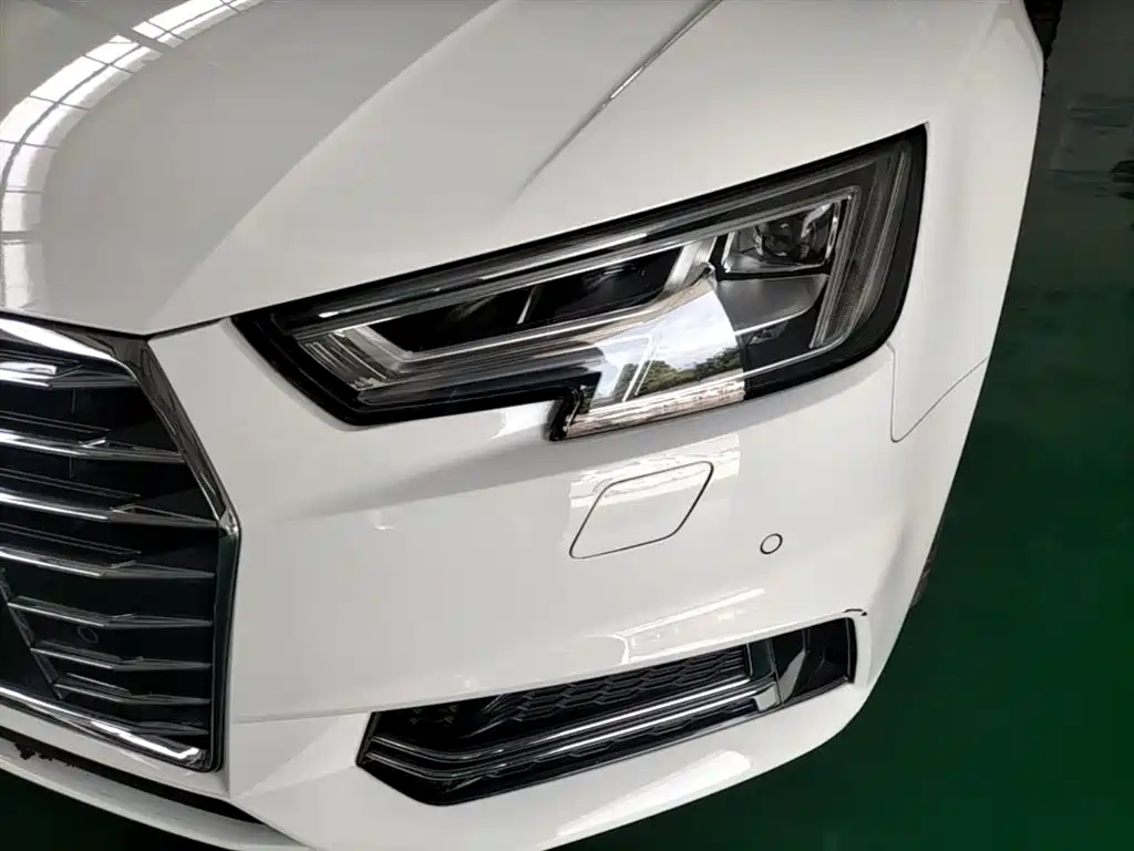 Audi A4L 2019 — фото 24