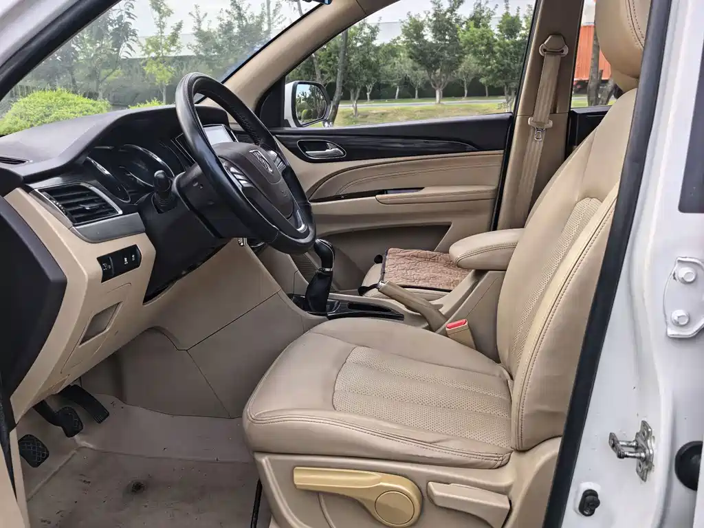 Baojun 730 2015