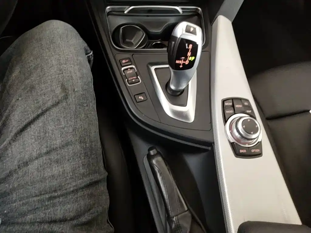 BMW 3 Series GT 2017 — фото 14